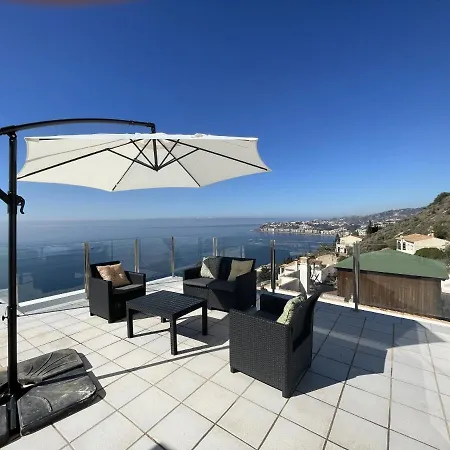 3 Bed With Stunning Views And Private Pool *