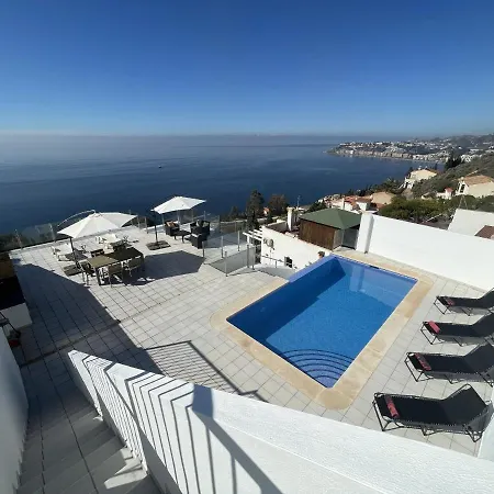 3 Bed With Stunning Views And Private Pool *